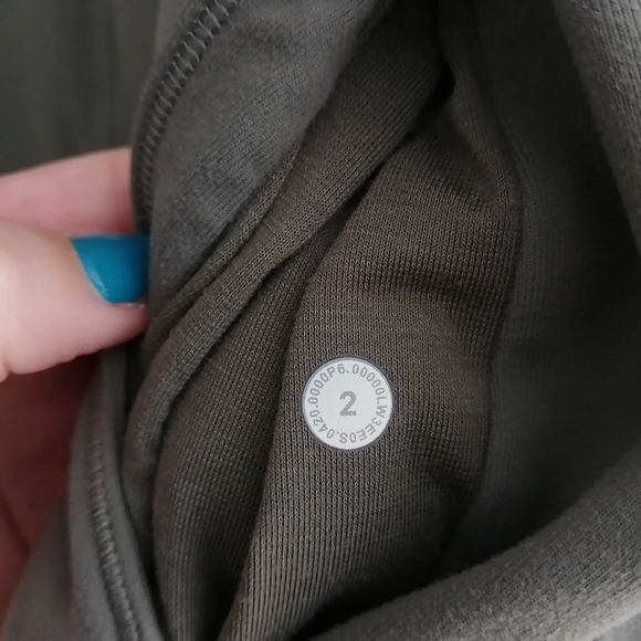 Lululemon Rulu Rally Wrap in Grey Sage 2 - Picture 12 of 16